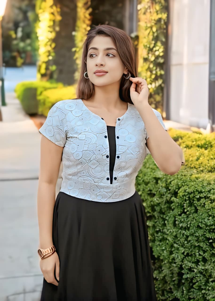 Classy Fabulous High Quality Women Western Wear Rayon Dresses - Image 3